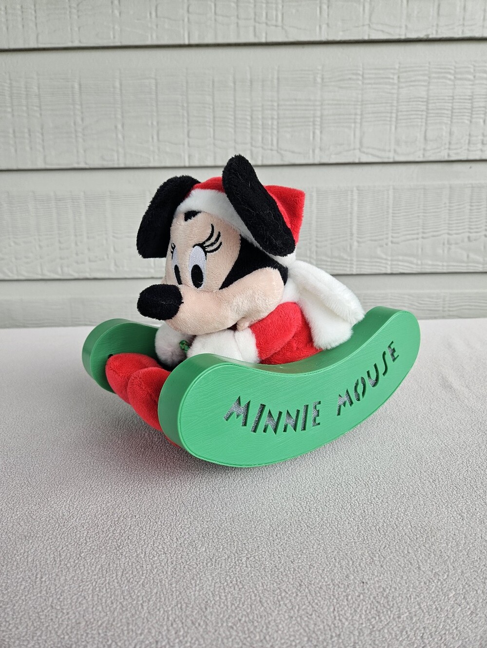 Disney Minnie Mouse Animated Sleigh Pal Sledding Music Lights Christmas 8.5"